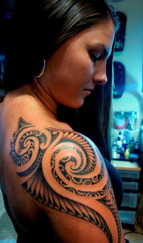 tatauje estilo tribal