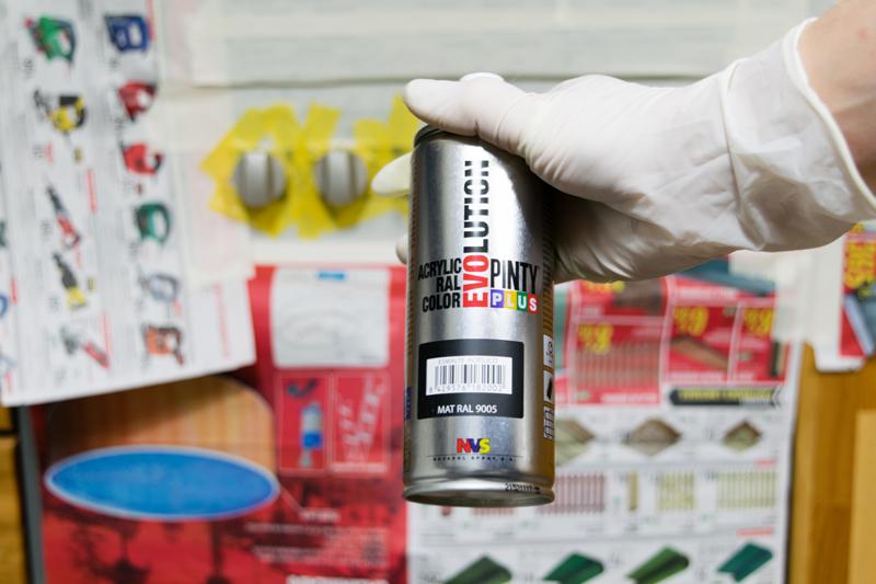 Renovar los mandos del horno con pintura en spray 7