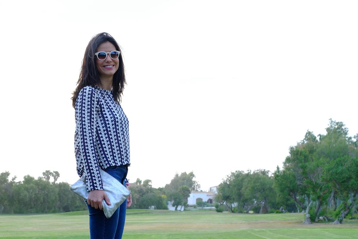 look con escote en la espalda