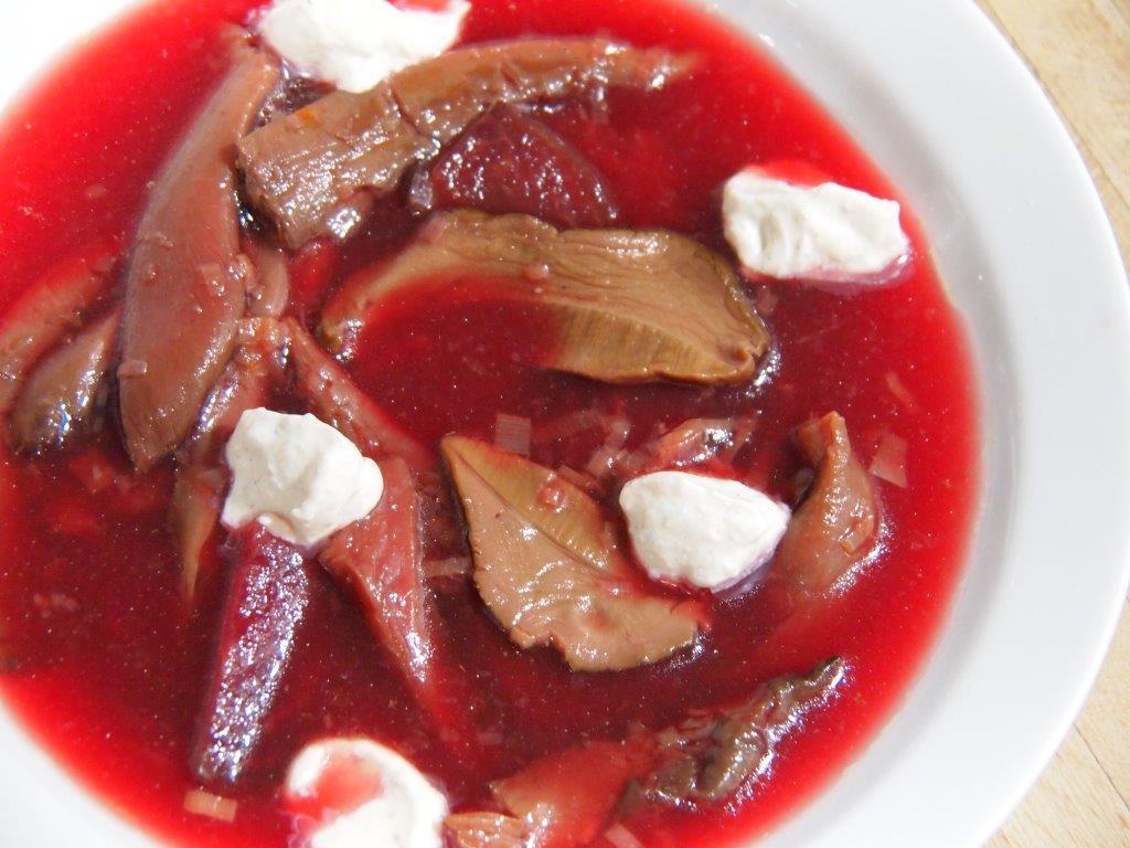 Sopa de setas y remolacha