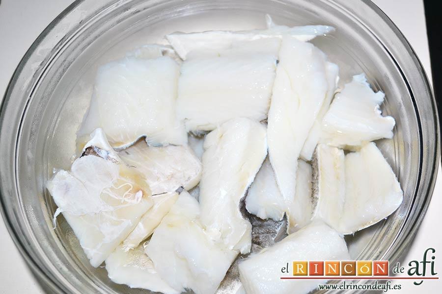 Petardos de bacalao, desalar el bacalao