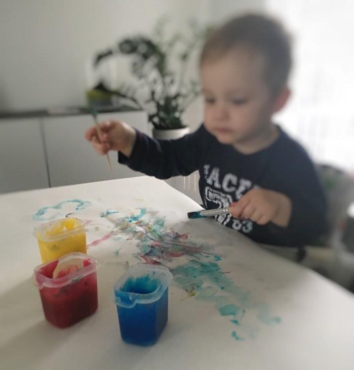 Pintando un cuadro para mami