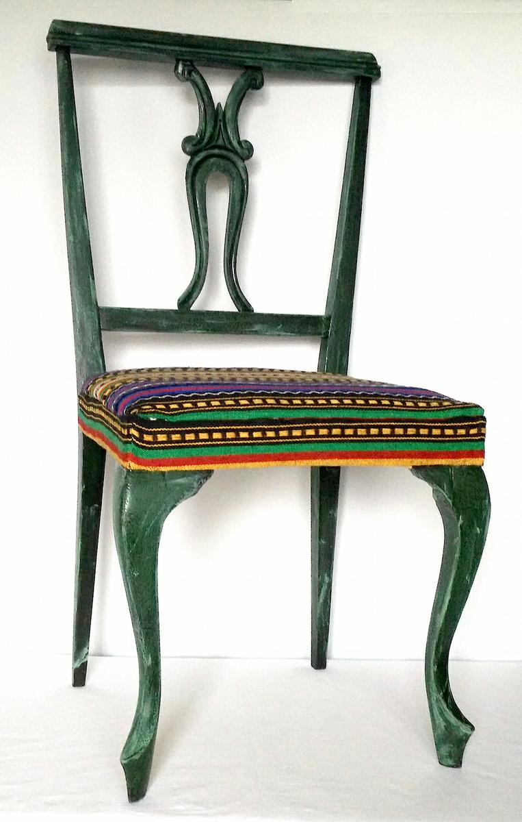 silla-tapizada-estampado-estinco-bohochic-verde-rehabilitada
