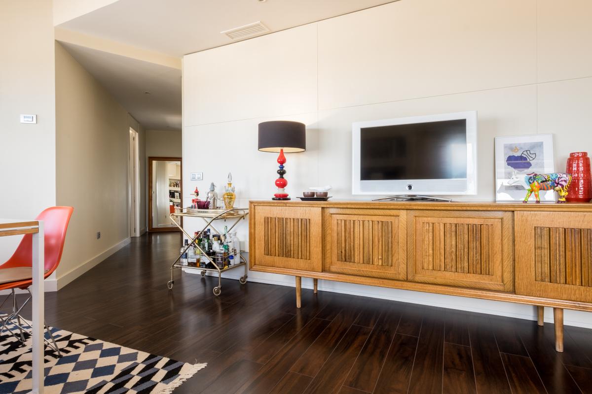 aparador salon con camarera