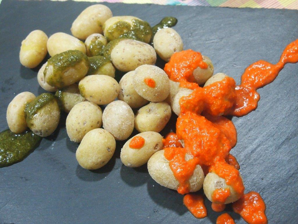 Papas arrugás con mojos