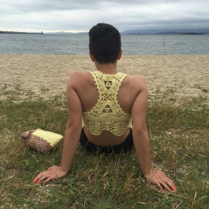 Top de ganchillo espalda