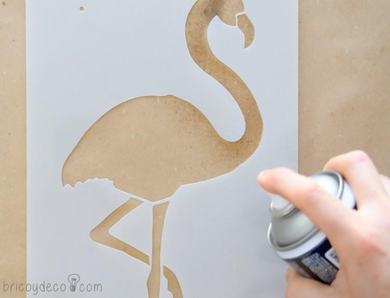 rociar plantilla de stencil con spray reposicionable
