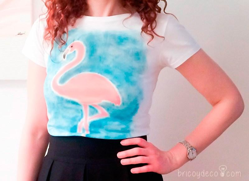 personalizar una camiseta con stencil y pintura en barra