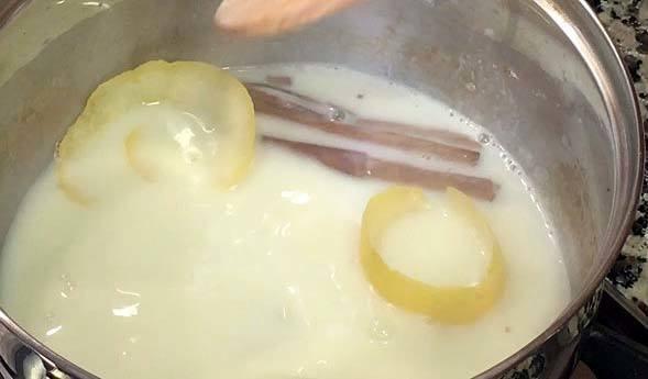 hervimos la leche, limon y canela
