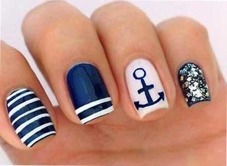 Decoración de uñas marineras