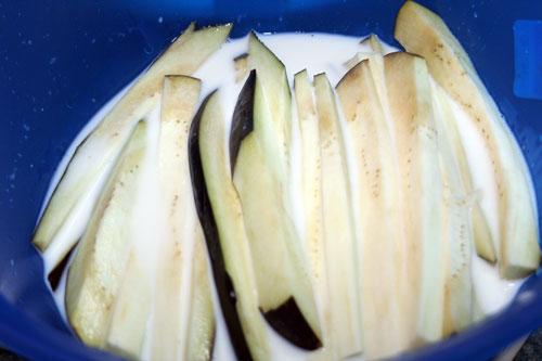 echar-las-berenjenas-en-leche