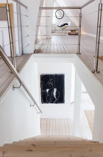 06-casa-abuhardilla-escaleras-madera