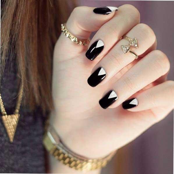 Diseño de uñas con triángulos