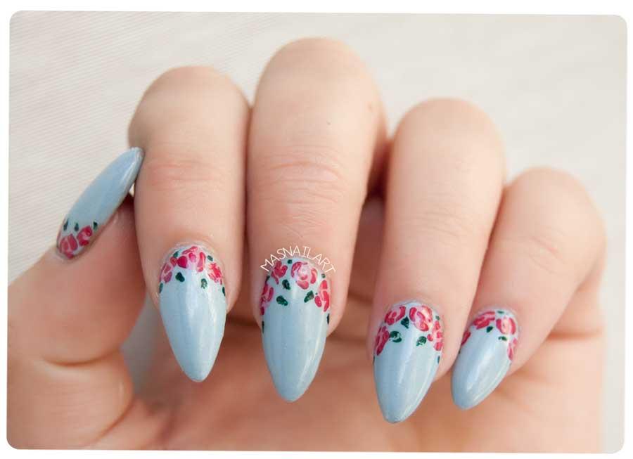 Uñas con cutículas de flores