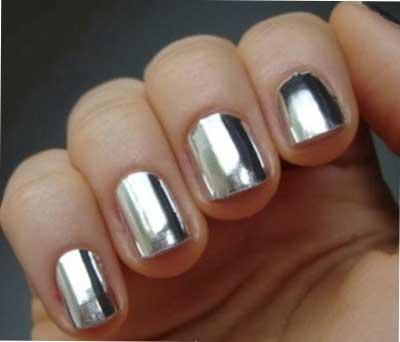 uñas-metálicas-plateadas