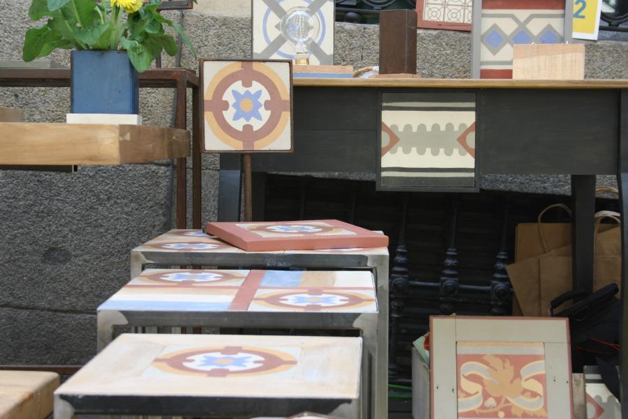 El-garaje-de-la-seo-muebles-con-baldosa-hidráulica-decoracción-2016