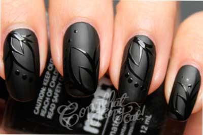 El arte de la decoración de uñas negras | Belleza