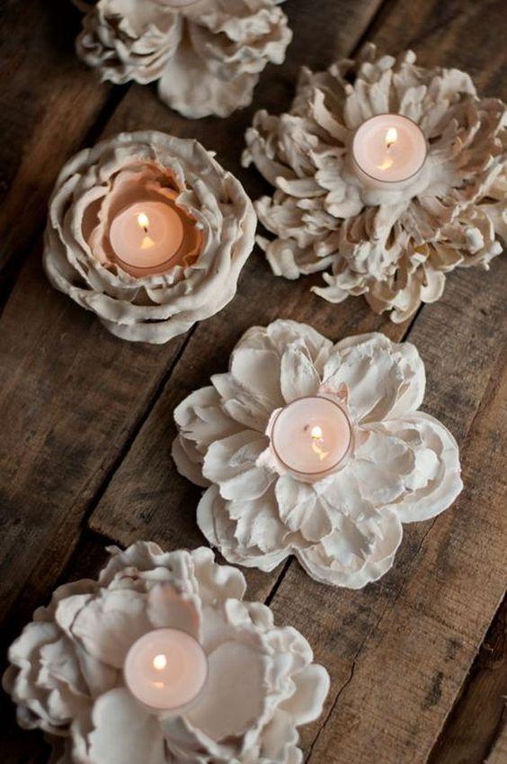 4. Candles made with natural flowers and plaster