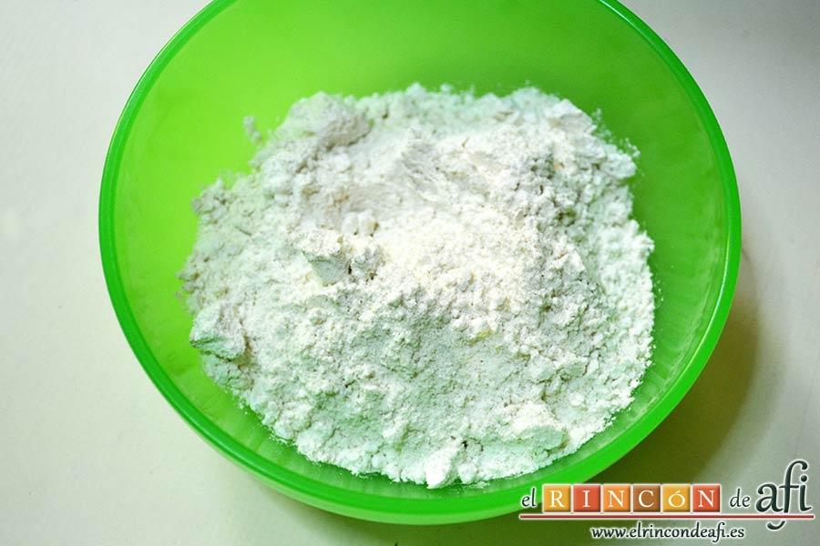Brazo gitano con doble relleno, preparar la harina
