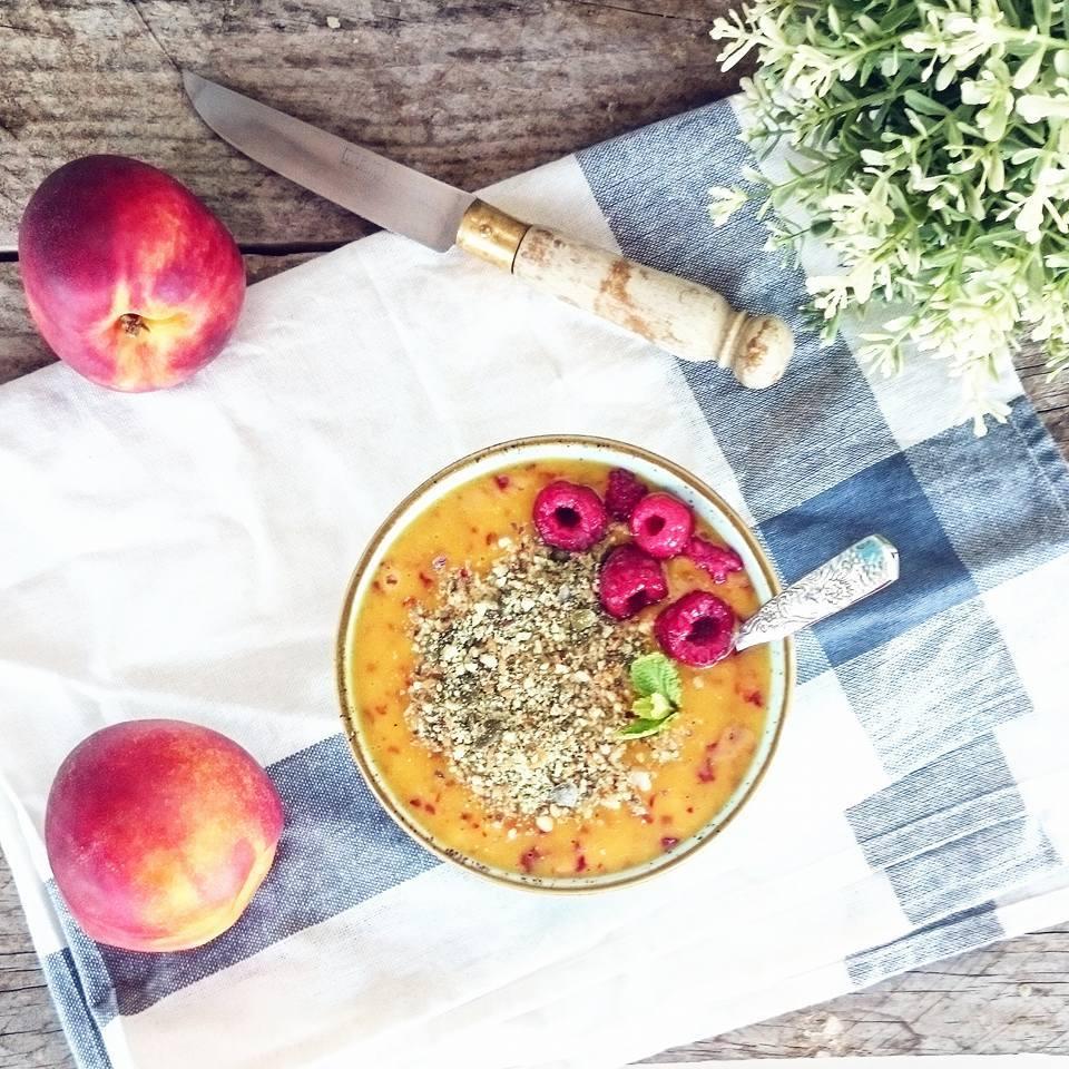 Smoothie bowl de leche dorada