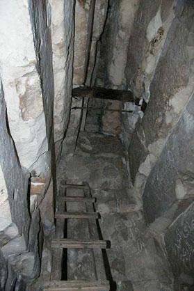 Meidum interior