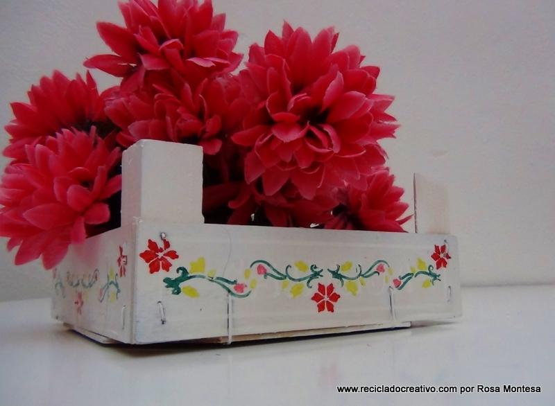 Reciclaje. Cajas de fresas para decoración