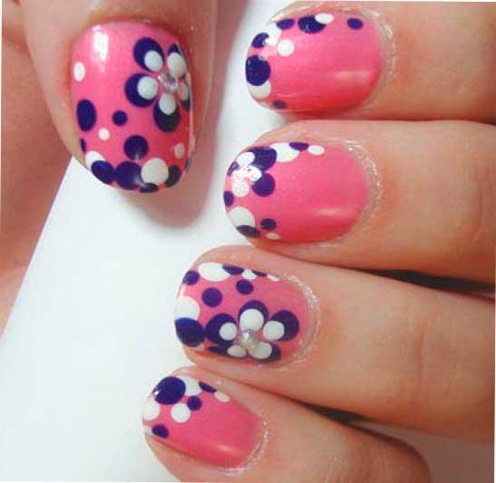 Uñas decoradas con flores