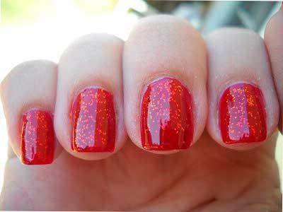 Uñas rojas con glitter