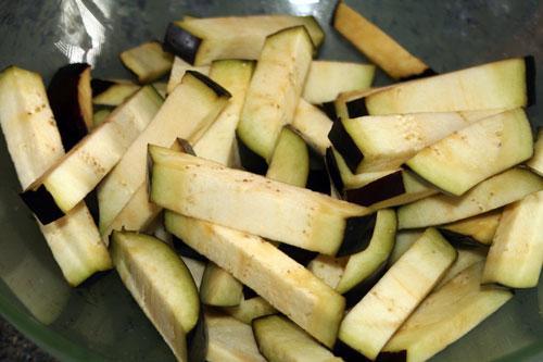 cortsr-en-bastones-las-berenjenas