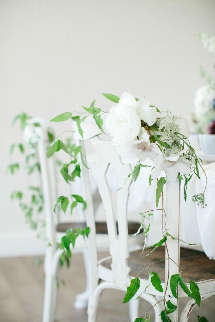 Decorando una mesa con frutas y flores en All Lovely Party