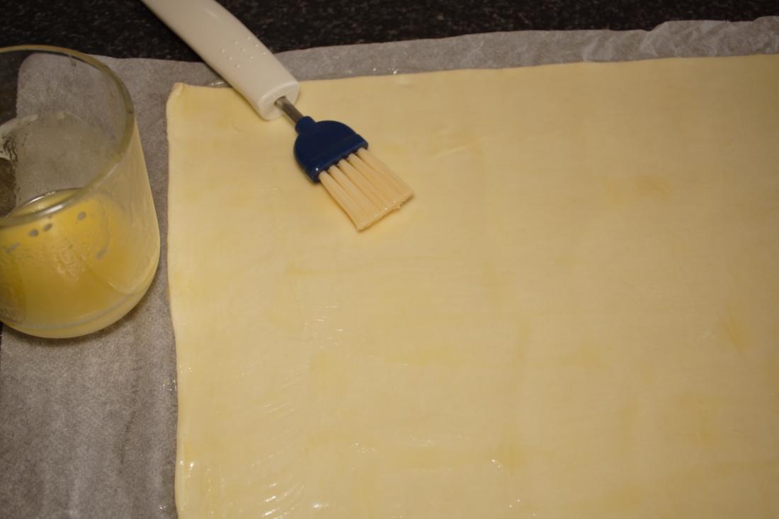 CARACOLAS DE HOJALDRE CON PASAS 3