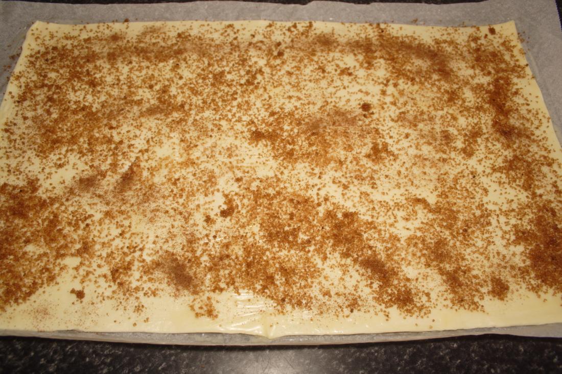 CARACOLAS DE HOJALDRE CON PASAS 4