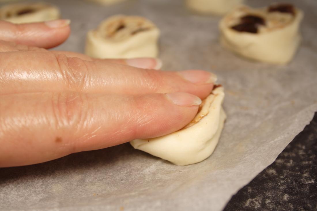 CARACOLAS DE HOJALDRE CON PASAS 7