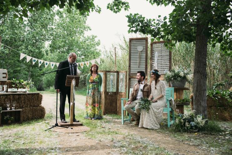 Una boda rústica amarillo azul en All Lovely Party