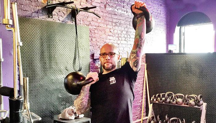 Construir un press de pesa rusa bestial