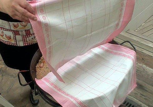 Tapamos la paella y dejaremos reposar unos 2 o 3 minutos.