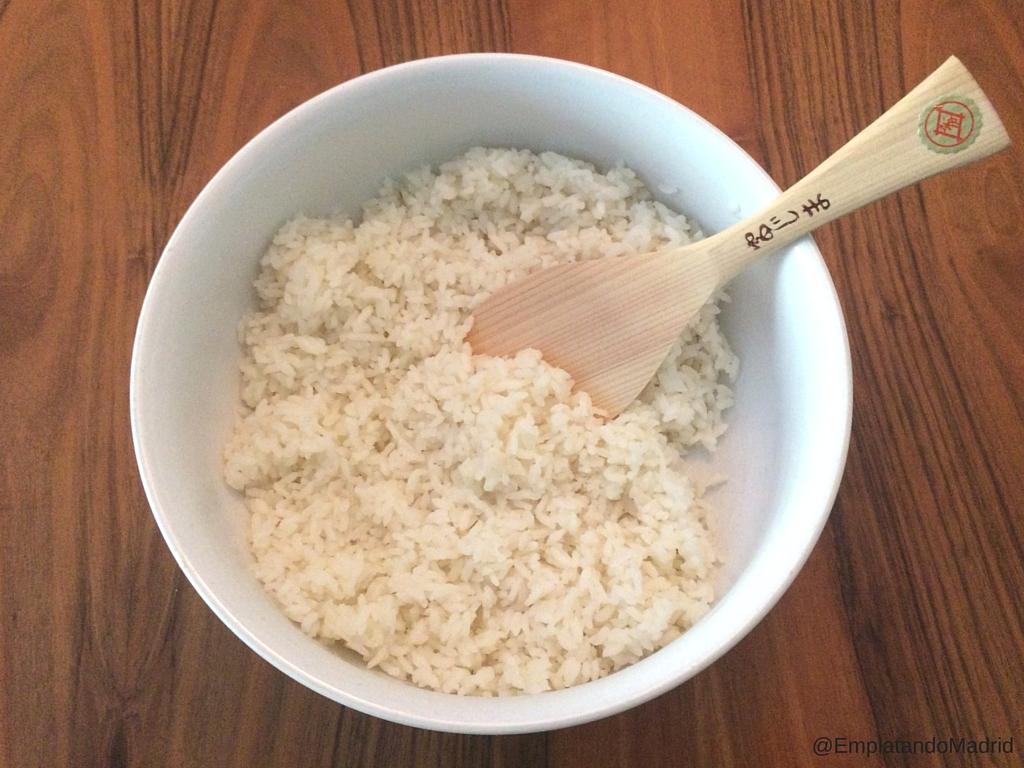 Preparando el arroz de Sushi