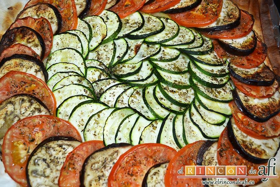 Tarta de verduras, hornear y dejar atemperar