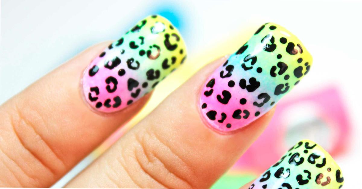 uñas degradadas con animal print
