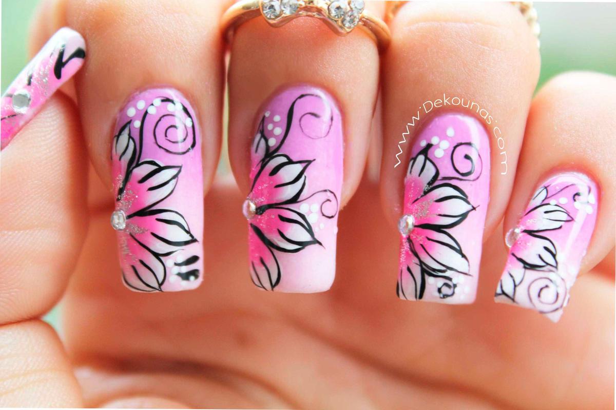 uñas degradadas con flores