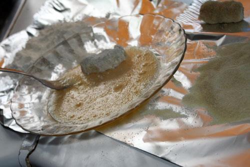 empanar-las-croquetas-de-pescado-y-hierbabuena