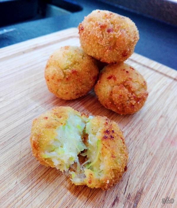 Freímos las albóndigas.