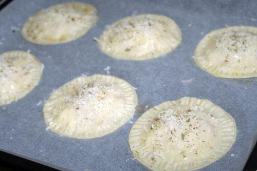 cerrsar-las-Empanadillas-con-la-ayuad-de-un-tenedor