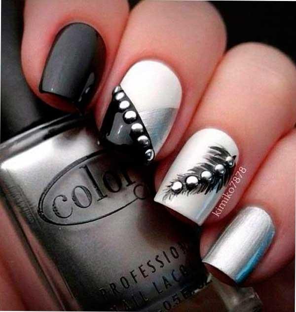 Uñas black and white con piedritas