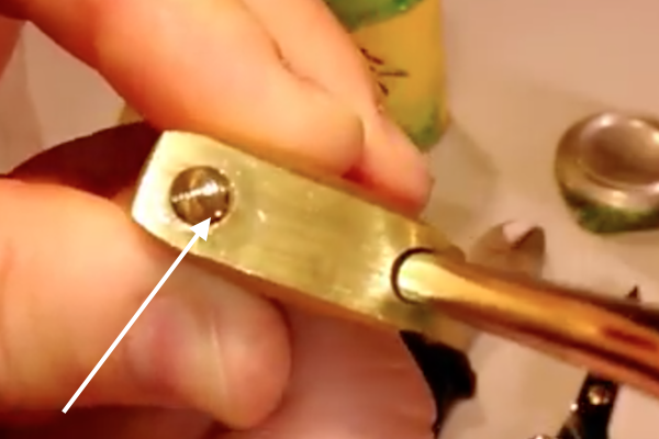 Cómo abrir un candado sin llave ni ganzúa