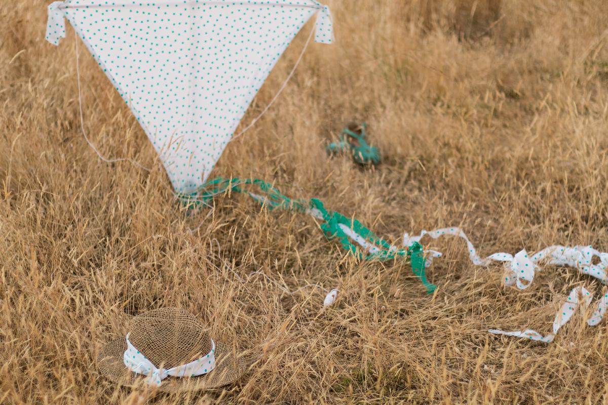 DIY cómo hacer una cometa de atrezzo. Visto en "I am a Mess Blog"