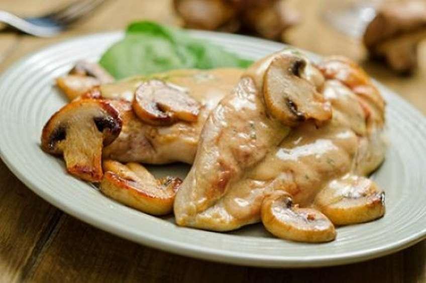 pollo-en-crema-de-champinones.jpg