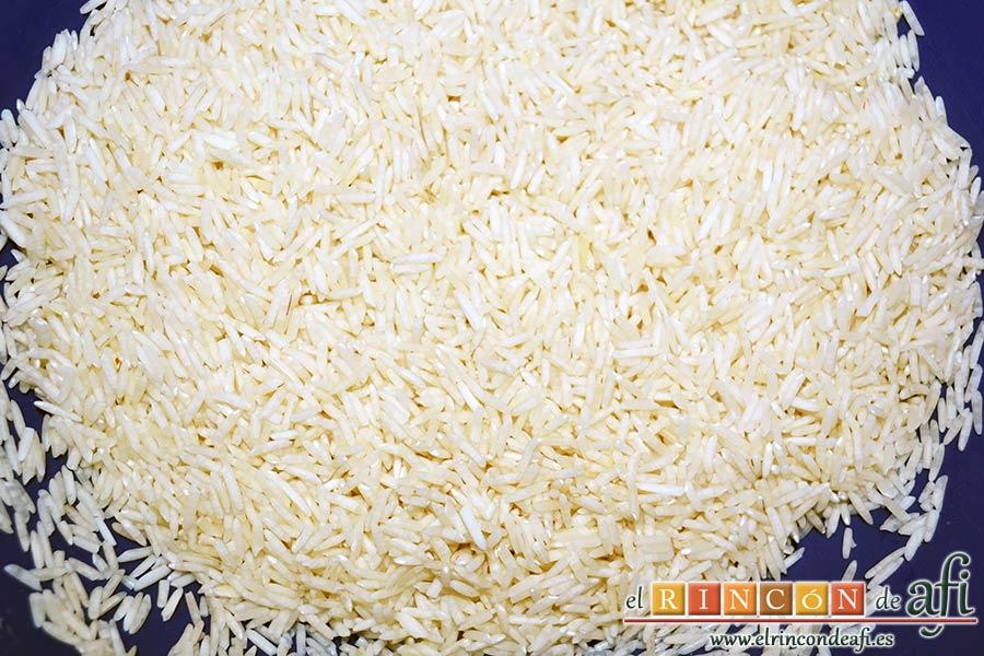 Ternera con pasta de curry, lavar bien el arroz basmati