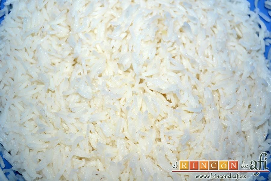 Ternera con pasta de curry, cocinar unos 10 minutos hasta que esté hecho