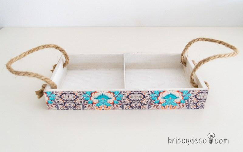 decorar caja de madera con decoupage